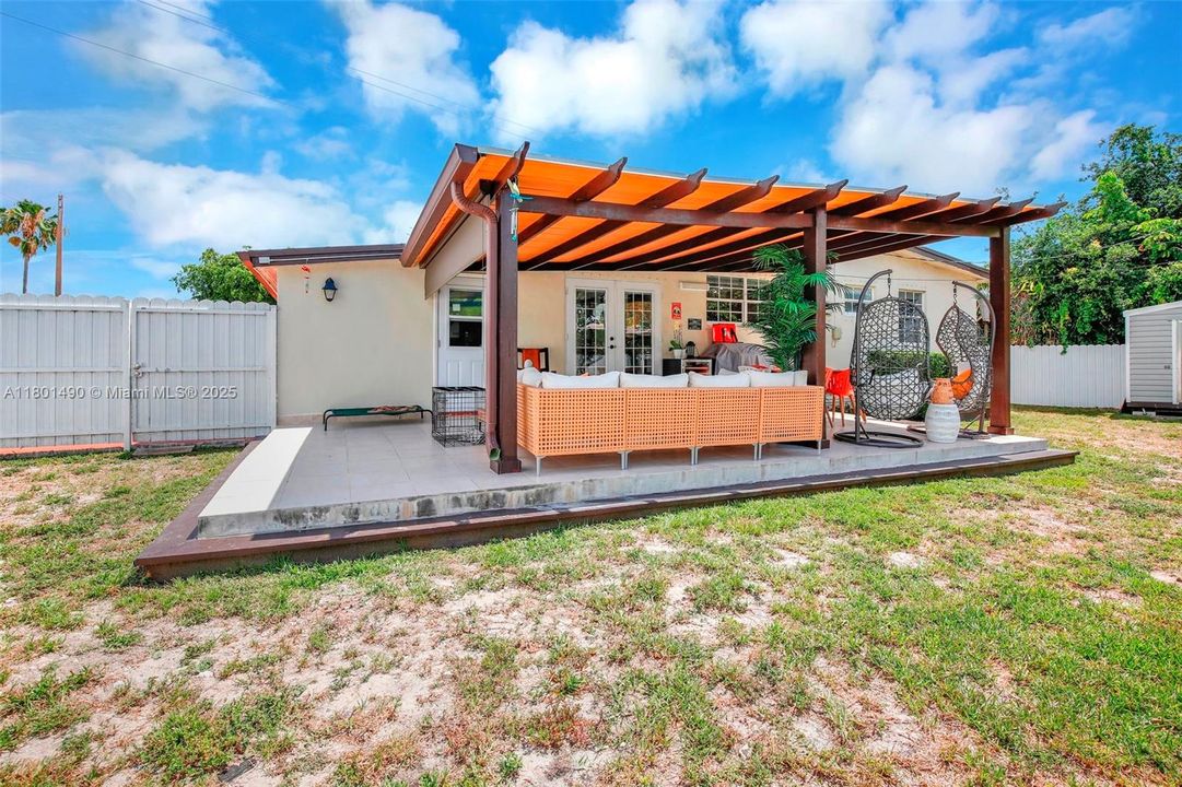 Vendido Recientemente: $560,000 (3 camas, 2 baños, 1264 Pies cuadrados)