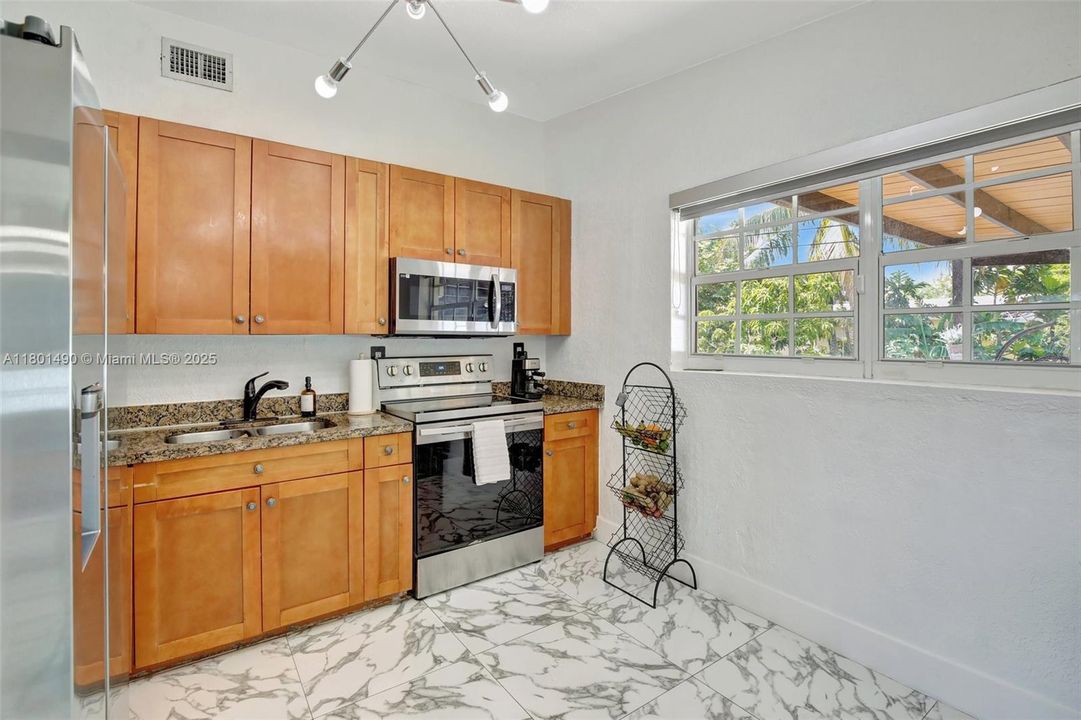 Vendido Recientemente: $560,000 (3 camas, 2 baños, 1264 Pies cuadrados)