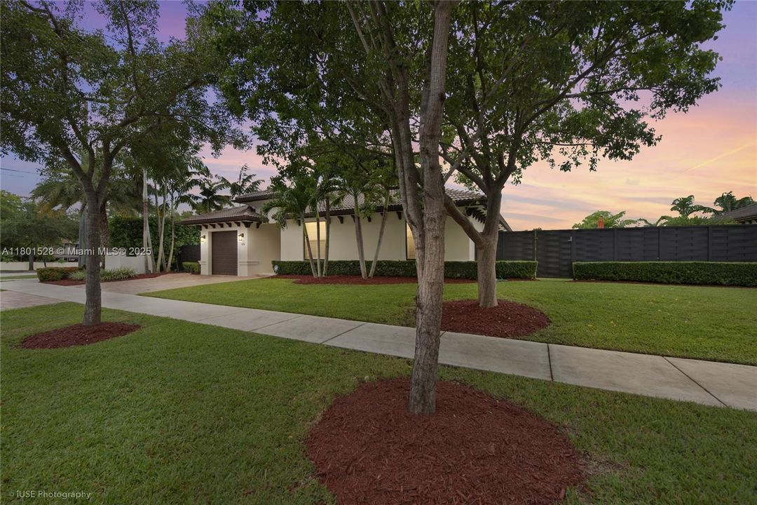 For Sale: $1,249,000 (4 beds, 3 baths, 2358 Square Feet)