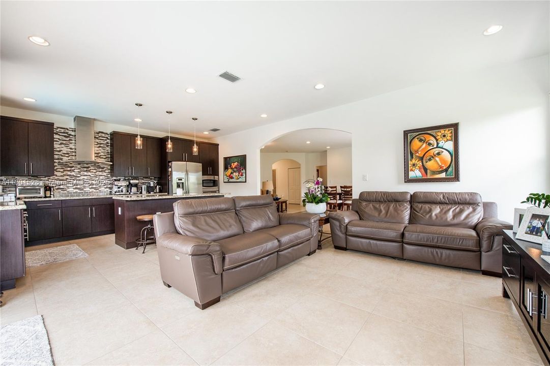 For Sale: $1,249,000 (4 beds, 3 baths, 2358 Square Feet)
