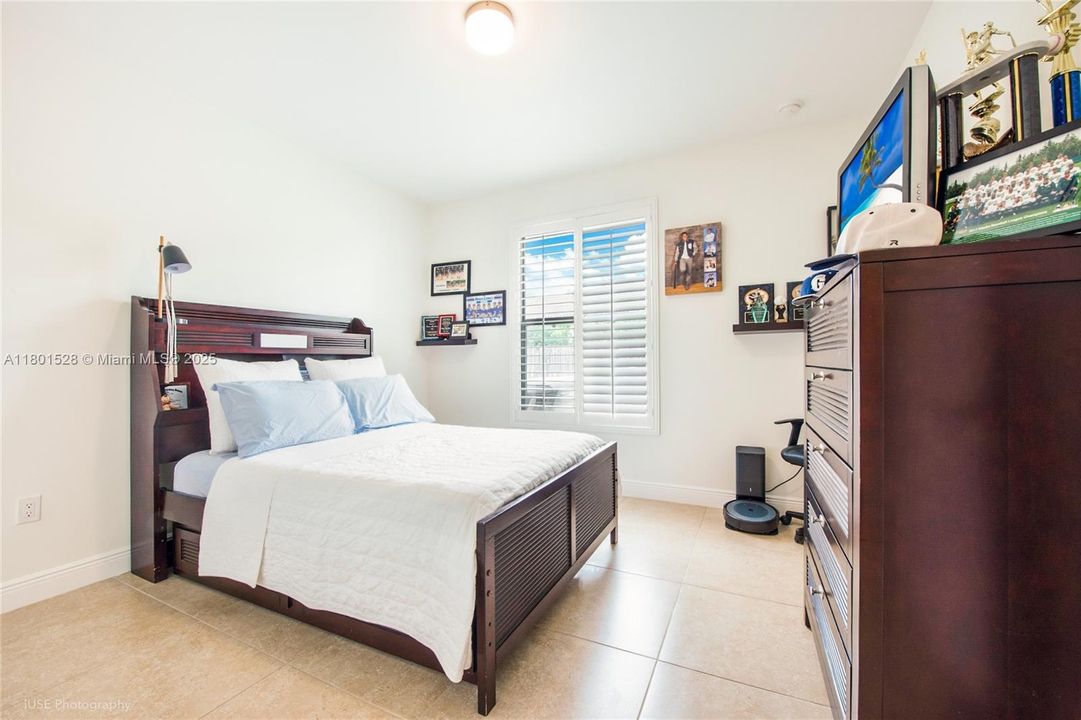 For Sale: $1,249,000 (4 beds, 3 baths, 2358 Square Feet)