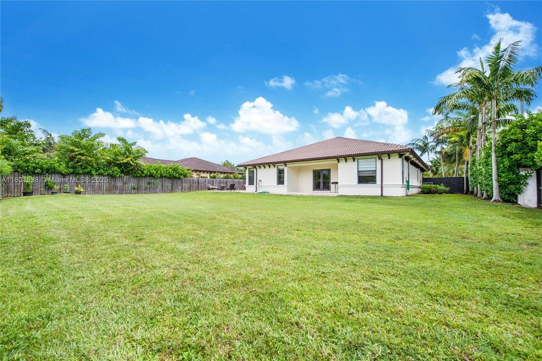 For Sale: $1,249,000 (4 beds, 3 baths, 2358 Square Feet)