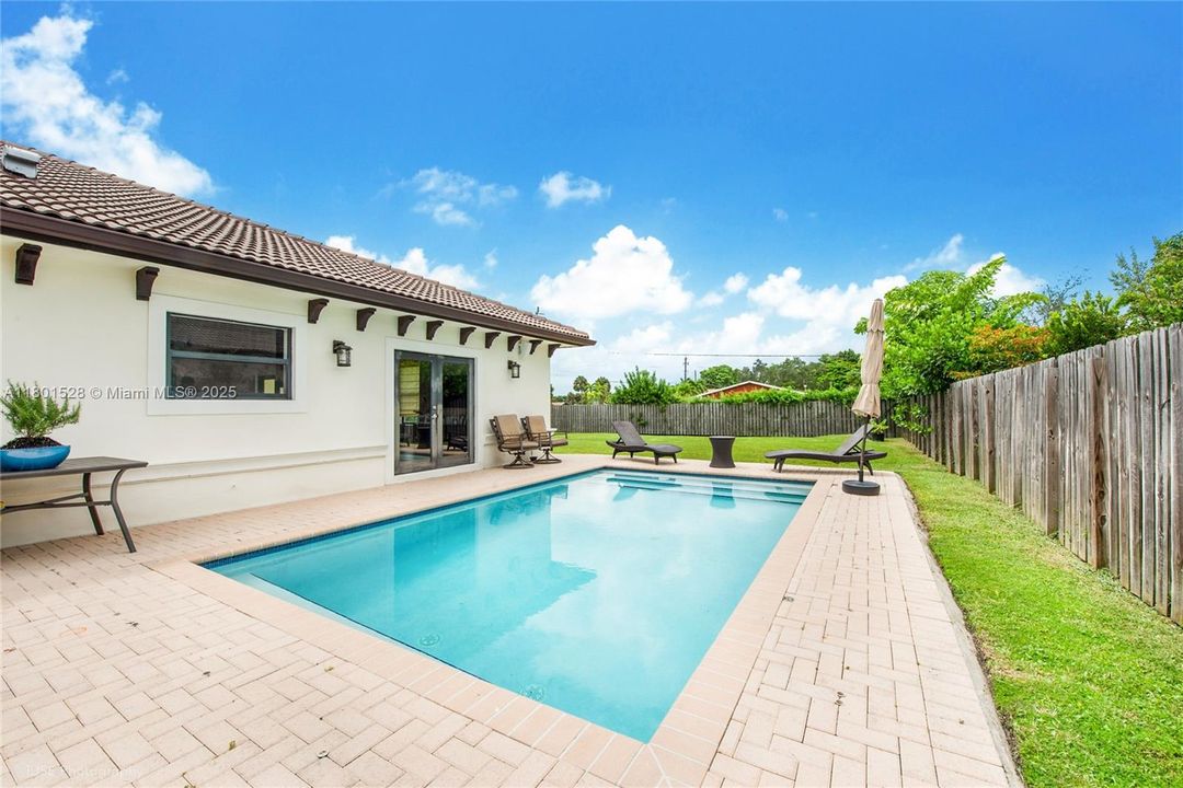 For Sale: $1,249,000 (4 beds, 3 baths, 2358 Square Feet)