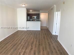 Recently Rented: $1,950 (1 beds, 1 baths, 756 Square Feet)