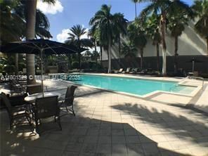 Recently Rented: $1,950 (1 beds, 1 baths, 756 Square Feet)