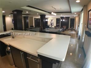 Recently Rented: $1,950 (1 beds, 1 baths, 756 Square Feet)