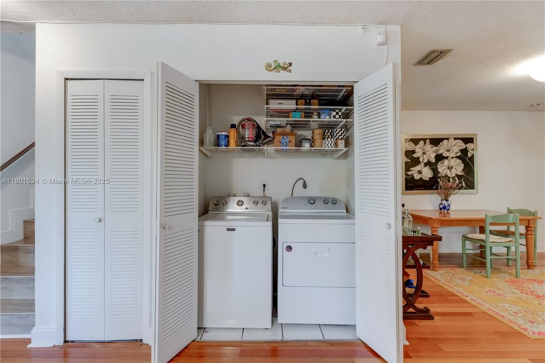 Vendido Recientemente: $895,000 (3 camas, 2 baños, 1344 Pies cuadrados)