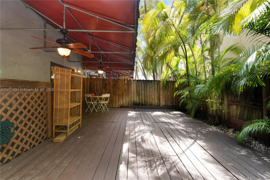 Vendido Recientemente: $895,000 (3 camas, 2 baños, 1344 Pies cuadrados)