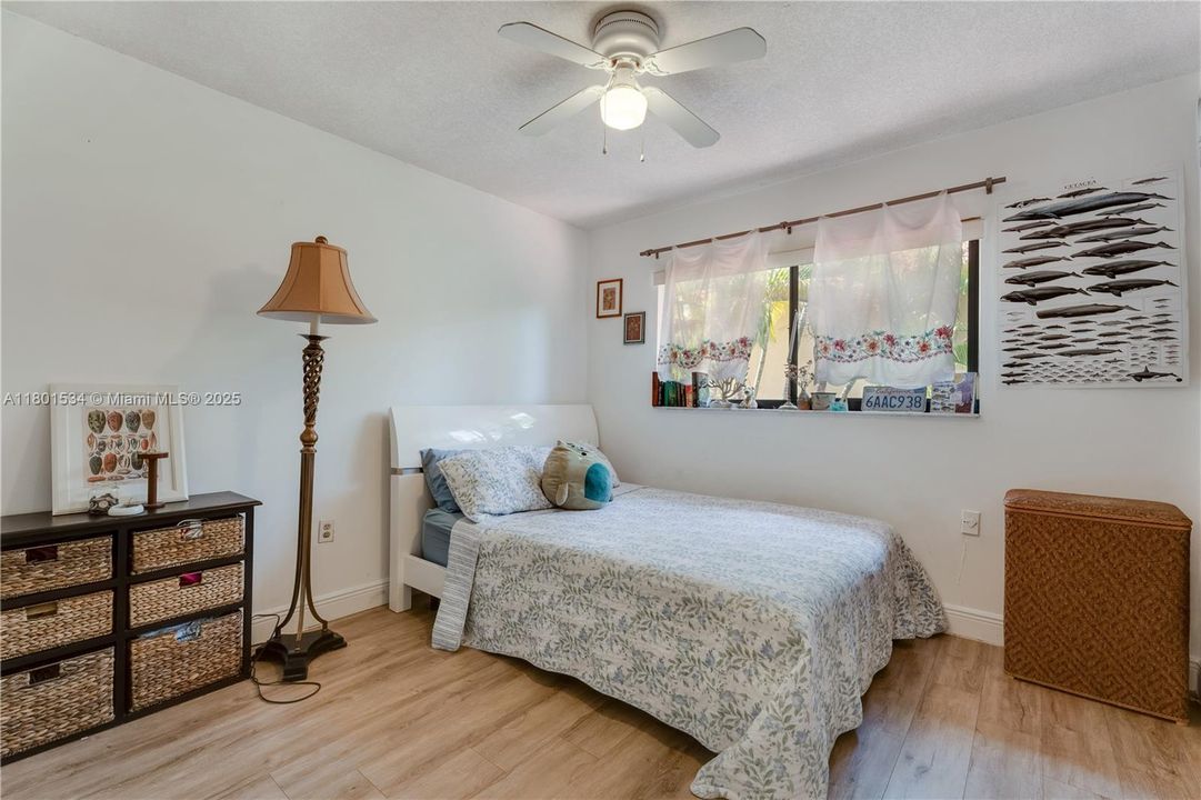 Vendido Recientemente: $895,000 (3 camas, 2 baños, 1344 Pies cuadrados)