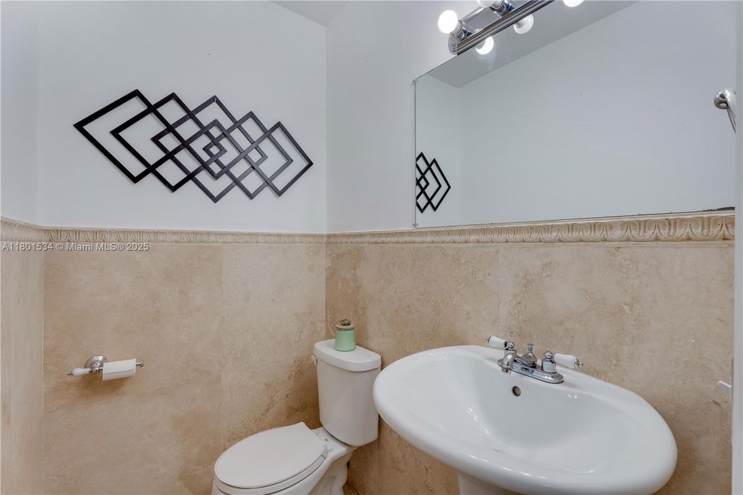 Vendido Recientemente: $895,000 (3 camas, 2 baños, 1344 Pies cuadrados)