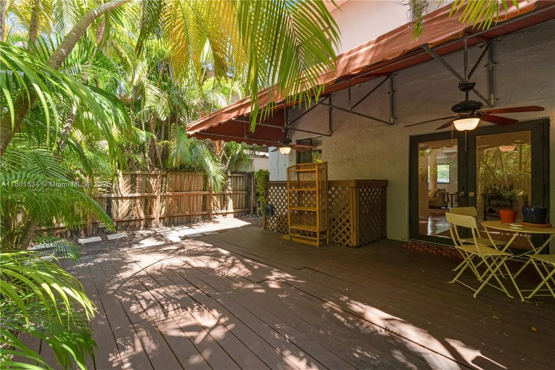 Vendido Recientemente: $895,000 (3 camas, 2 baños, 1344 Pies cuadrados)