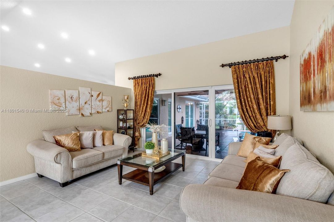 Active With Contract: $770,000 (5 beds, 3 baths, 2506 Square Feet)