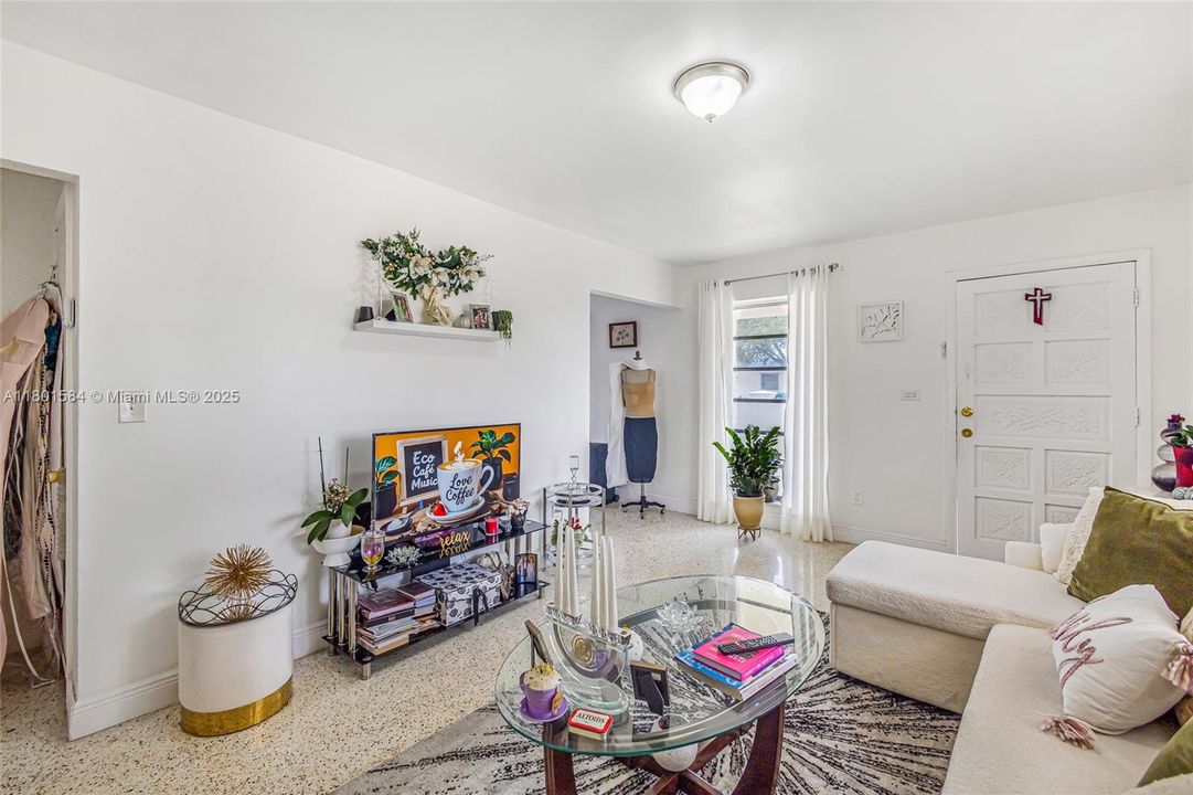 Recently Sold: $949,000 (0 beds, 0 baths, 2105 Square Feet)