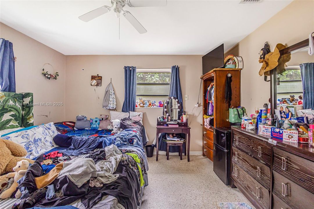 Recently Sold: $949,000 (0 beds, 0 baths, 2105 Square Feet)