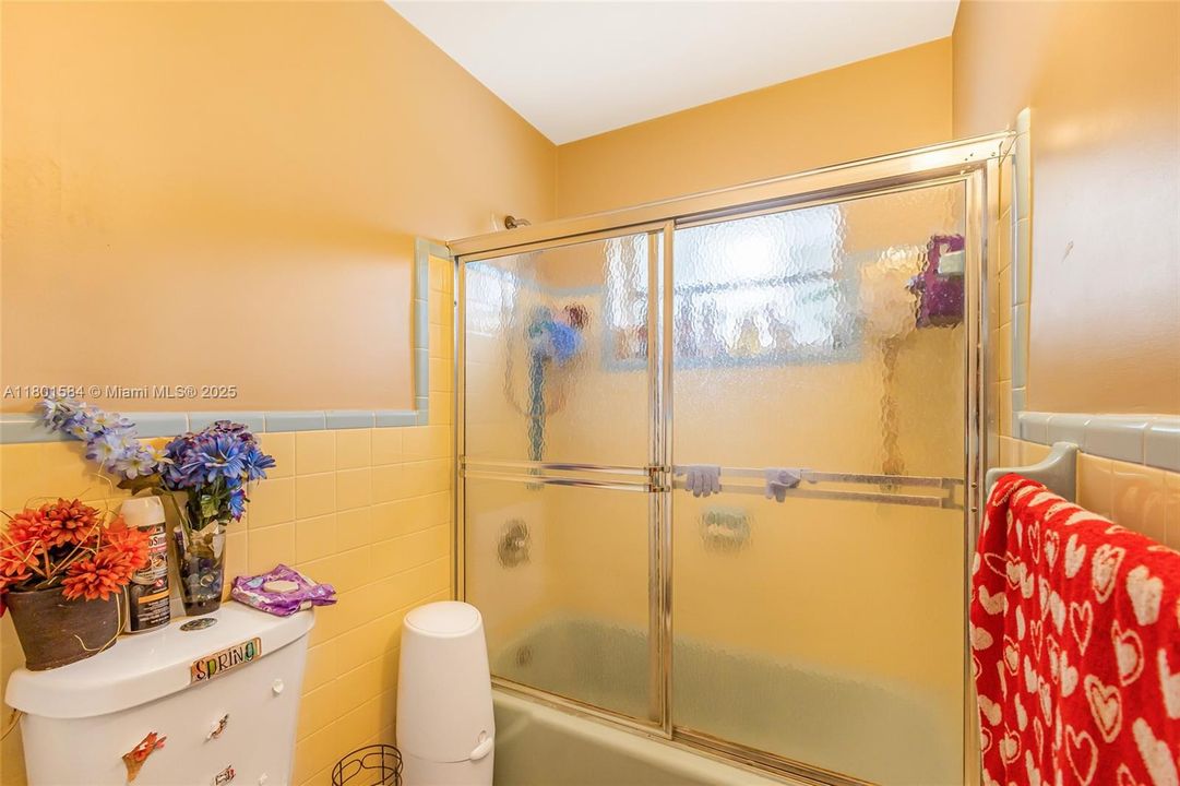 Recently Sold: $949,000 (0 beds, 0 baths, 2105 Square Feet)