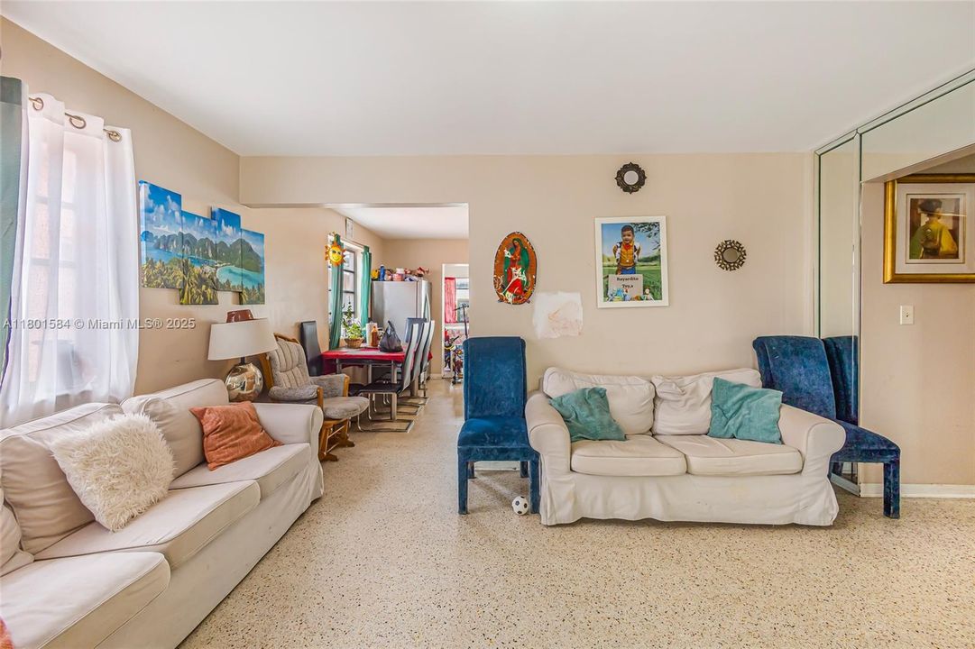 Recently Sold: $949,000 (0 beds, 0 baths, 2105 Square Feet)