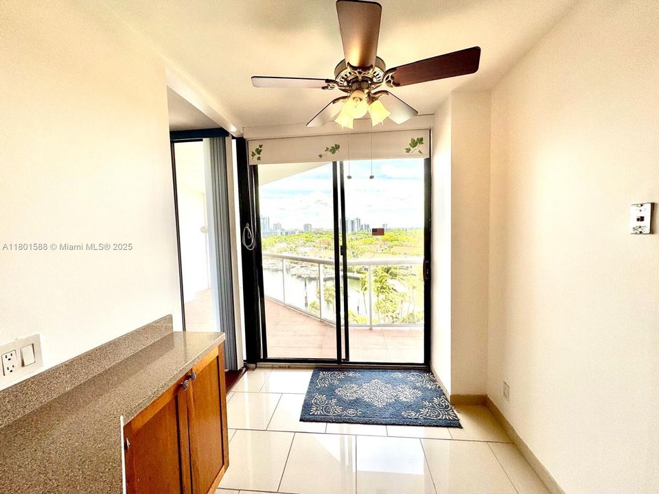 For Sale: $359,900 (2 beds, 2 baths, 1053 Square Feet)