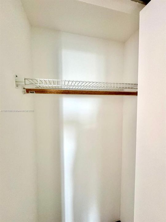 For Sale: $359,900 (2 beds, 2 baths, 1053 Square Feet)