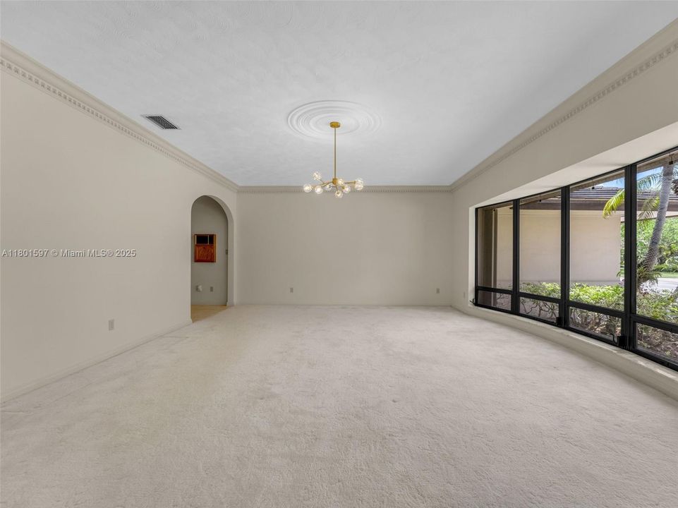 Recently Sold: $1,950,000 (4 beds, 3 baths, 7416 Square Feet)