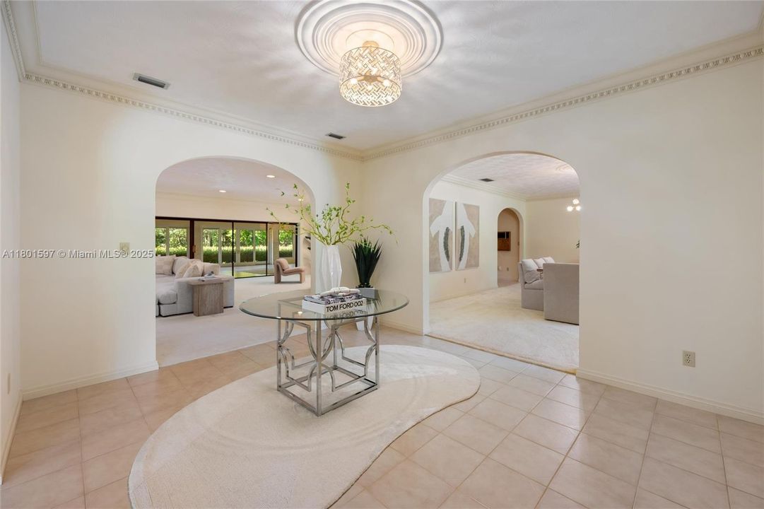 Recently Sold: $1,950,000 (4 beds, 3 baths, 7416 Square Feet)