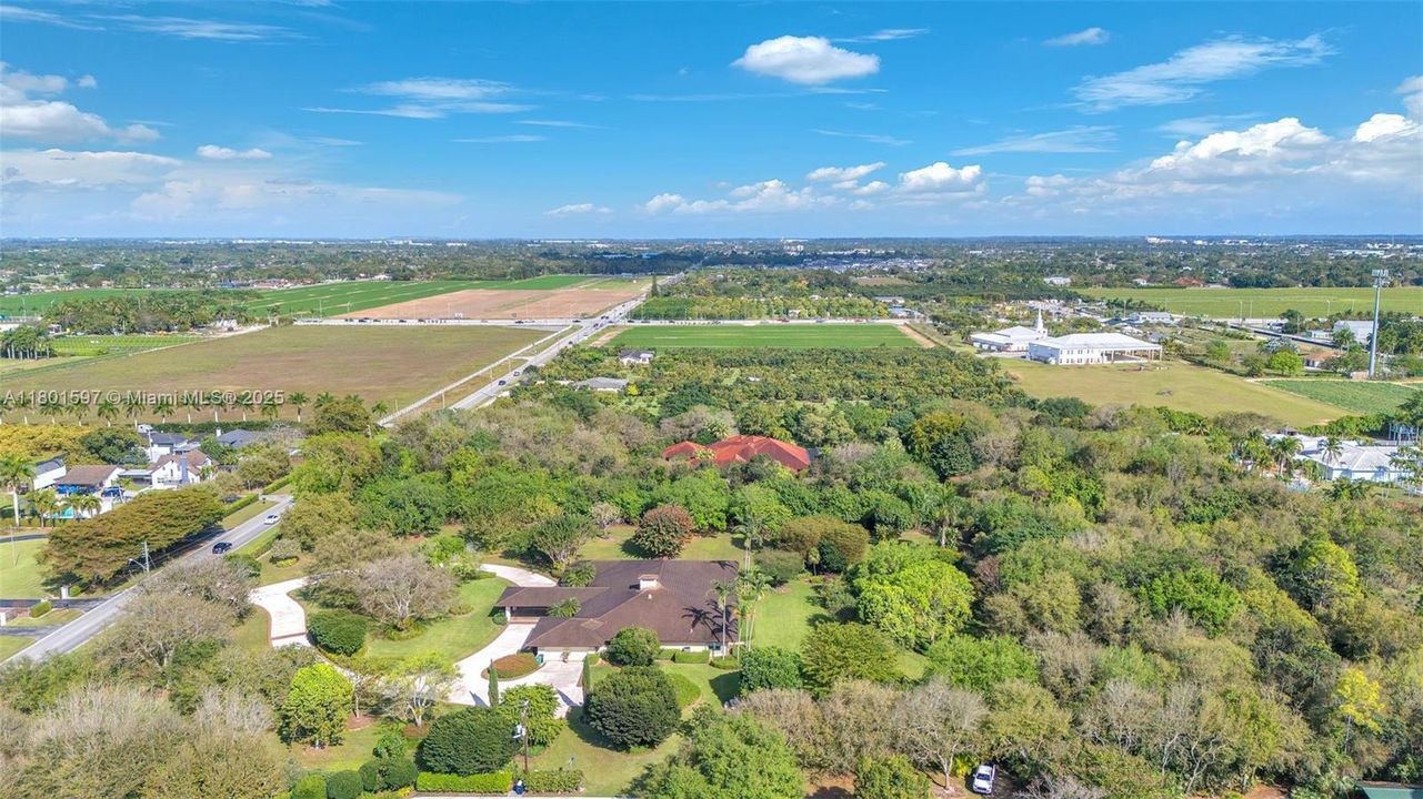 Recently Sold: $1,950,000 (4 beds, 3 baths, 7416 Square Feet)