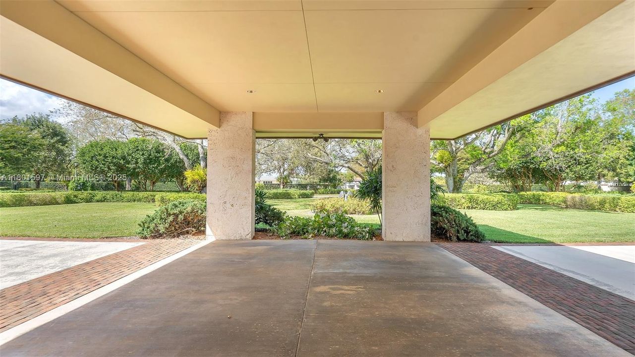 Recently Sold: $1,950,000 (4 beds, 3 baths, 7416 Square Feet)