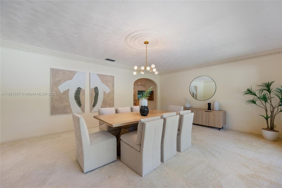 Recently Sold: $1,950,000 (4 beds, 3 baths, 7416 Square Feet)