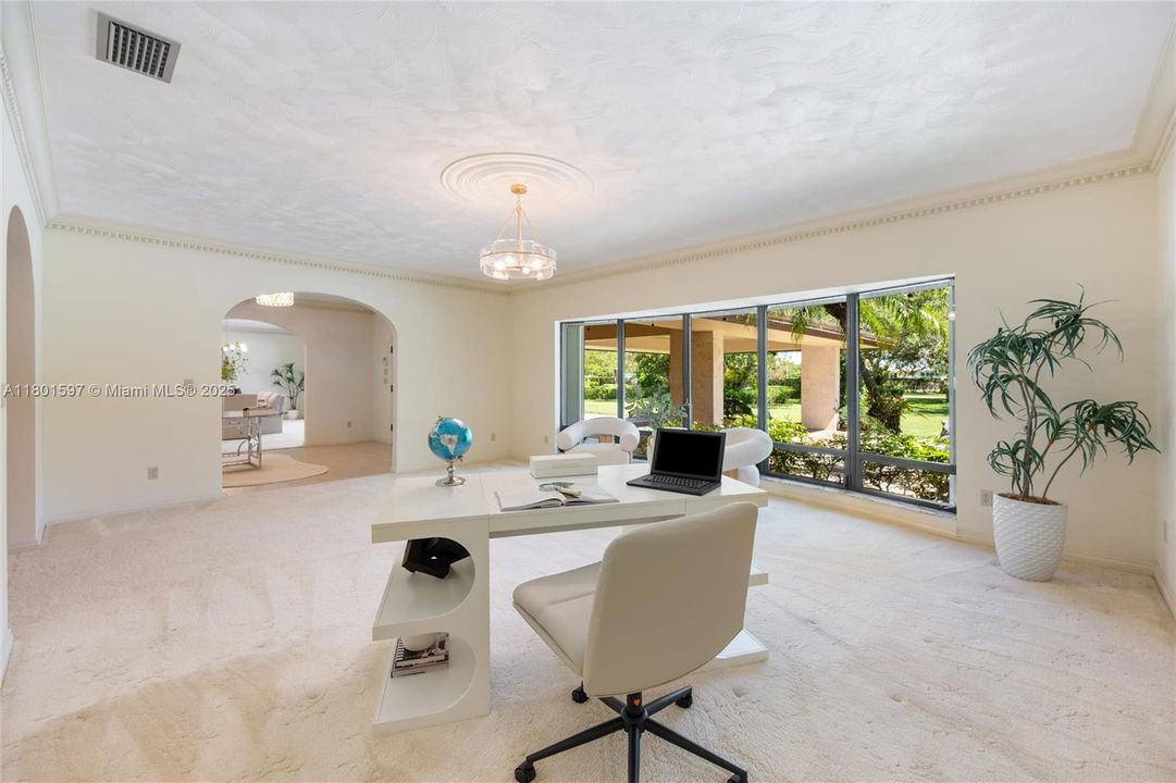 Recently Sold: $1,950,000 (4 beds, 3 baths, 7416 Square Feet)