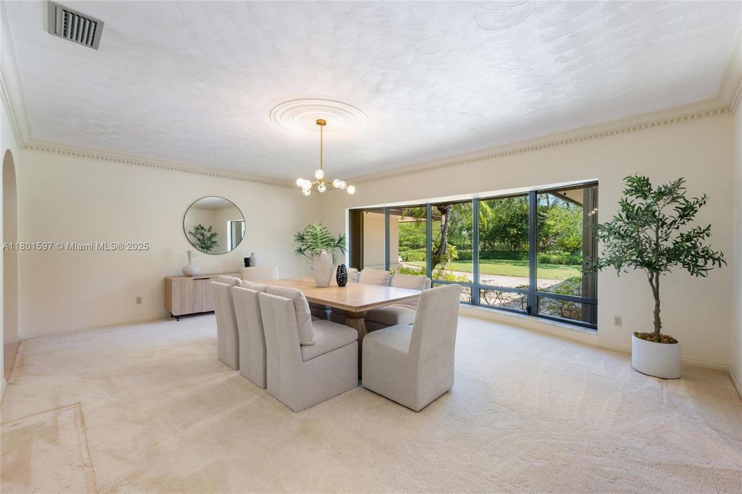 Recently Sold: $1,950,000 (4 beds, 3 baths, 7416 Square Feet)