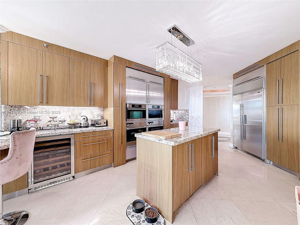 For Sale: $2,499,000 (4 beds, 4 baths, 4080 Square Feet)