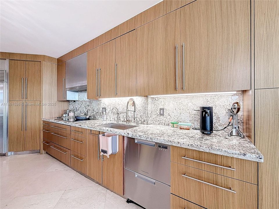 For Sale: $2,499,000 (4 beds, 4 baths, 4080 Square Feet)