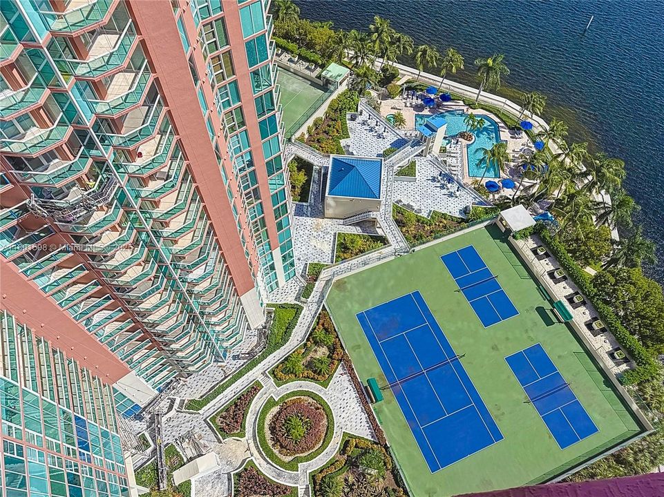 For Sale: $2,499,000 (4 beds, 4 baths, 4080 Square Feet)