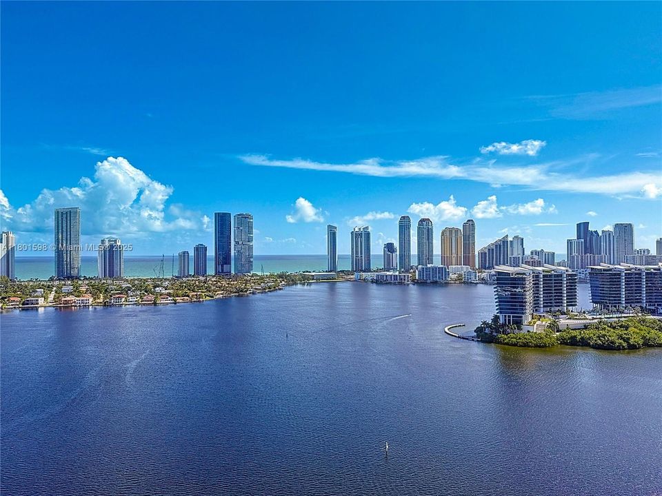 For Sale: $2,499,000 (4 beds, 4 baths, 4080 Square Feet)