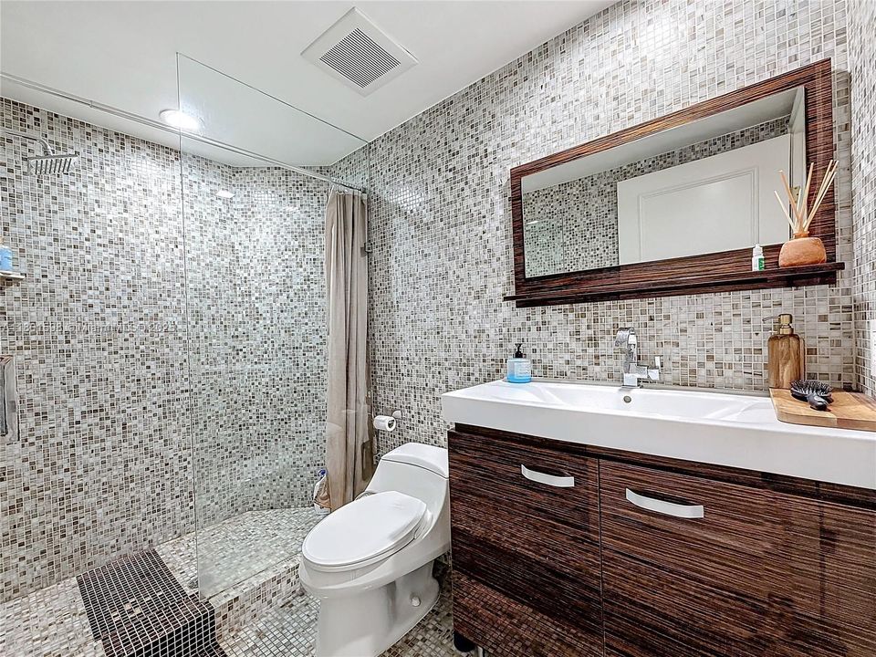 For Sale: $2,499,000 (4 beds, 4 baths, 4080 Square Feet)