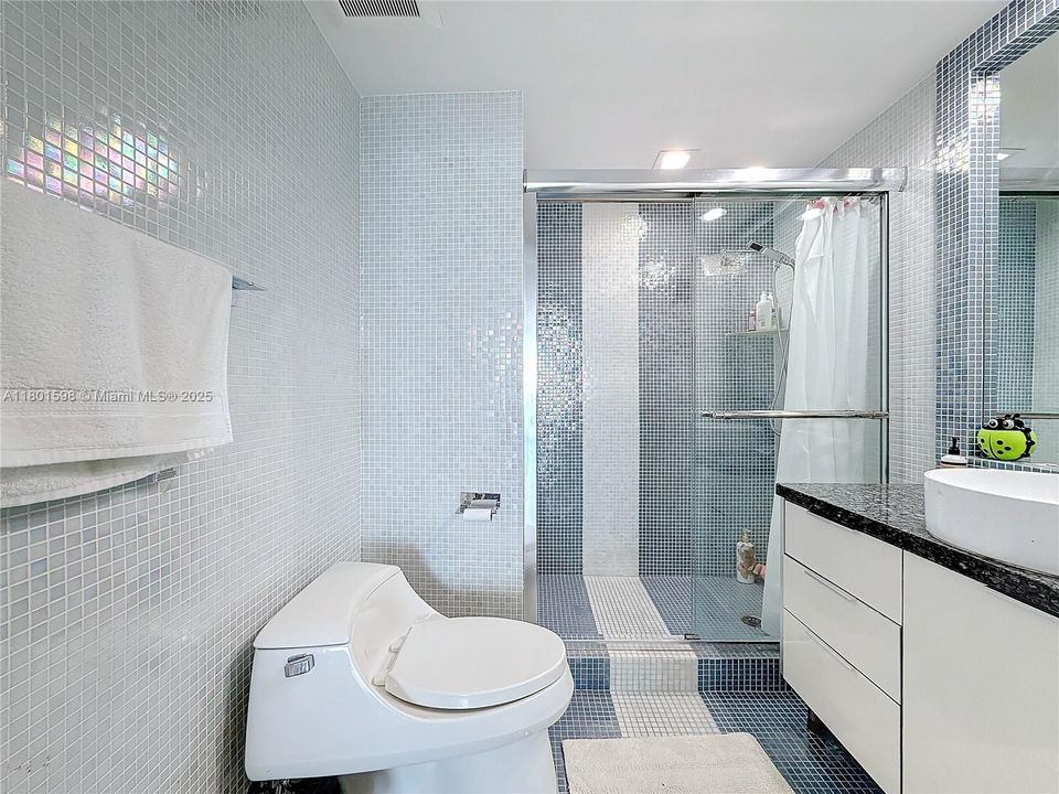 For Sale: $2,499,000 (4 beds, 4 baths, 4080 Square Feet)