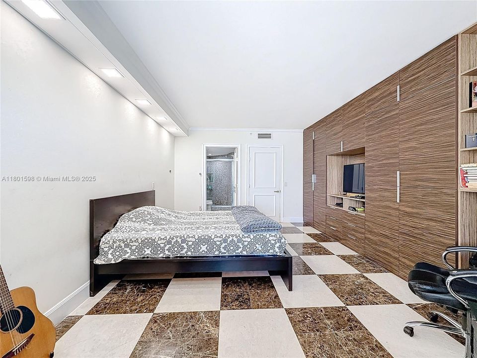 For Sale: $2,499,000 (4 beds, 4 baths, 4080 Square Feet)