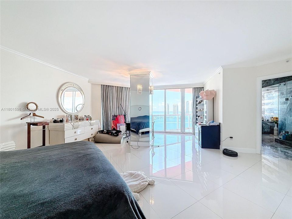 For Sale: $2,499,000 (4 beds, 4 baths, 4080 Square Feet)