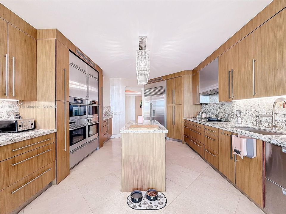 For Sale: $2,499,000 (4 beds, 4 baths, 4080 Square Feet)