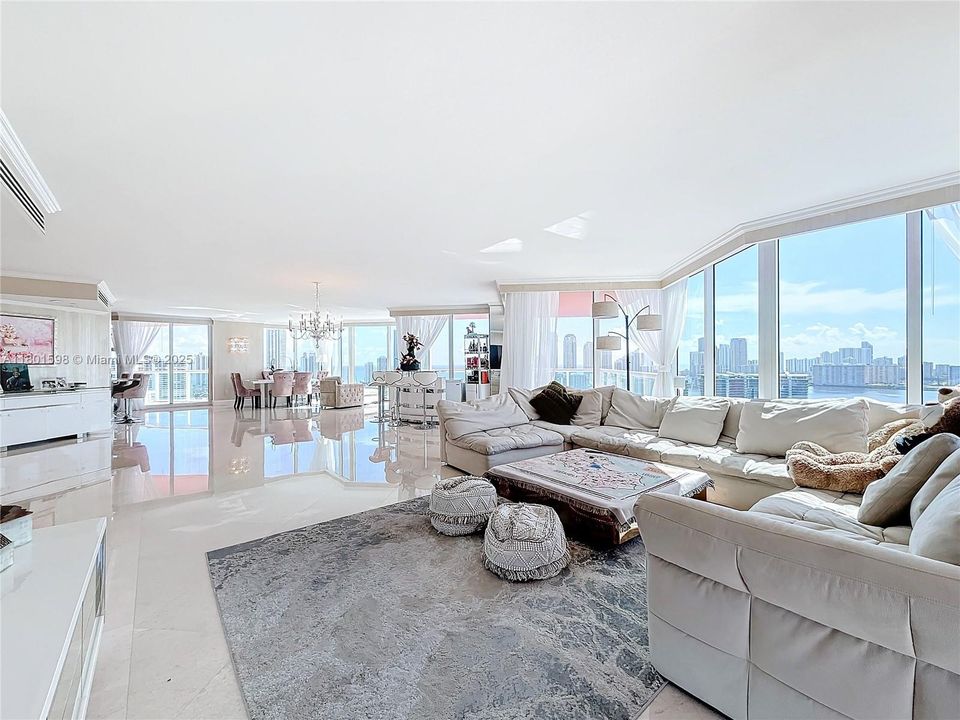 For Sale: $2,499,000 (4 beds, 4 baths, 4080 Square Feet)