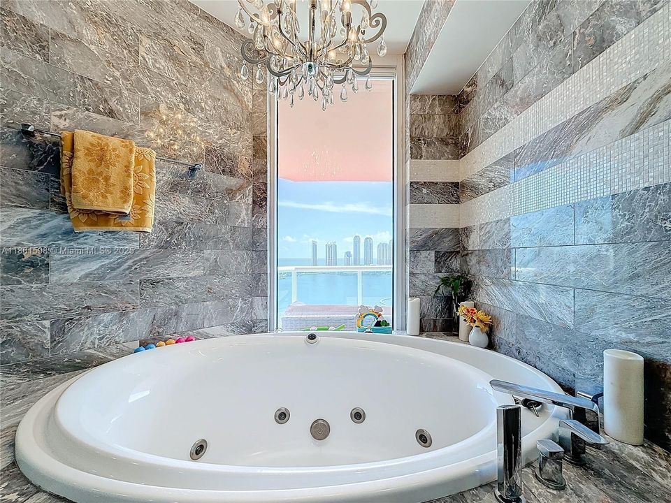 For Sale: $2,499,000 (4 beds, 4 baths, 4080 Square Feet)