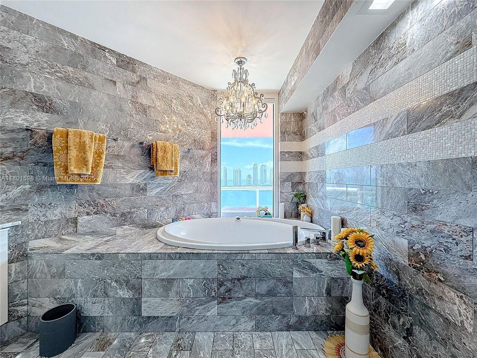 For Sale: $2,499,000 (4 beds, 4 baths, 4080 Square Feet)