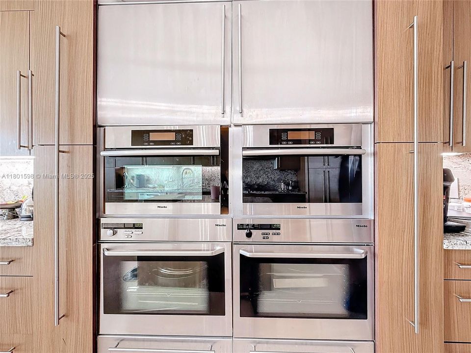 For Sale: $2,499,000 (4 beds, 4 baths, 4080 Square Feet)