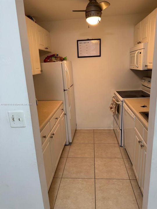 Recently Sold: $147,000 (1 beds, 1 baths, 620 Square Feet)