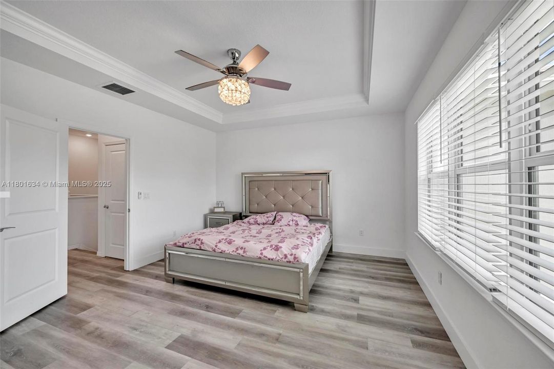 待售: $760,000 (3 贝兹, 2 浴室, 2185 平方英尺)