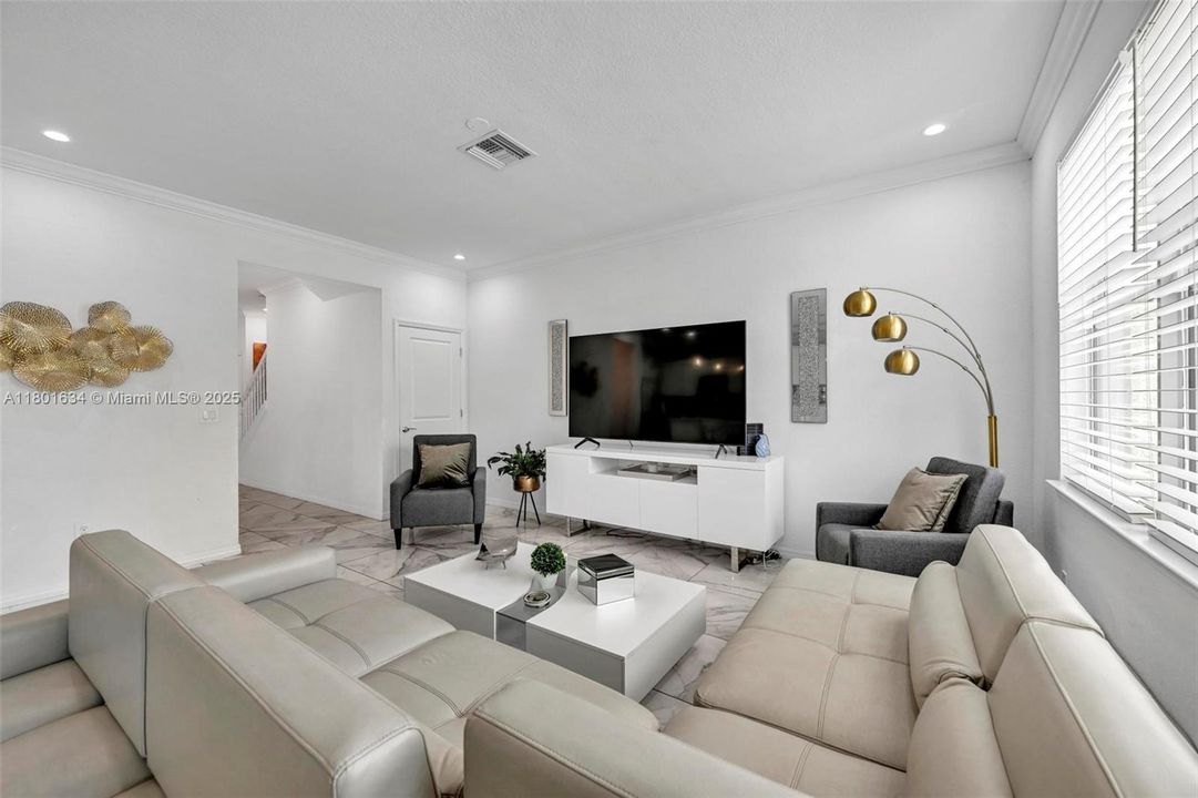 待售: $760,000 (3 贝兹, 2 浴室, 2185 平方英尺)