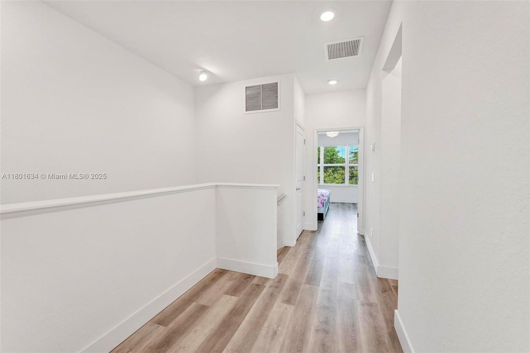 待售: $760,000 (3 贝兹, 2 浴室, 2185 平方英尺)