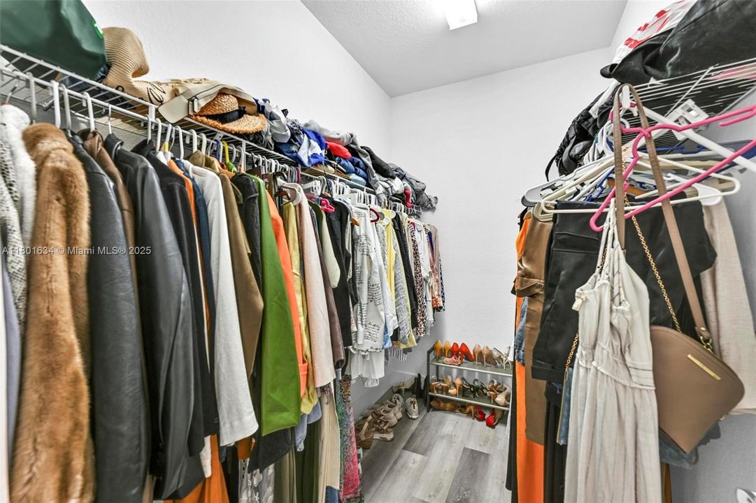 待售: $760,000 (3 贝兹, 2 浴室, 2185 平方英尺)