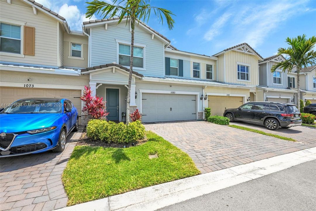 待售: $760,000 (3 贝兹, 2 浴室, 2185 平方英尺)