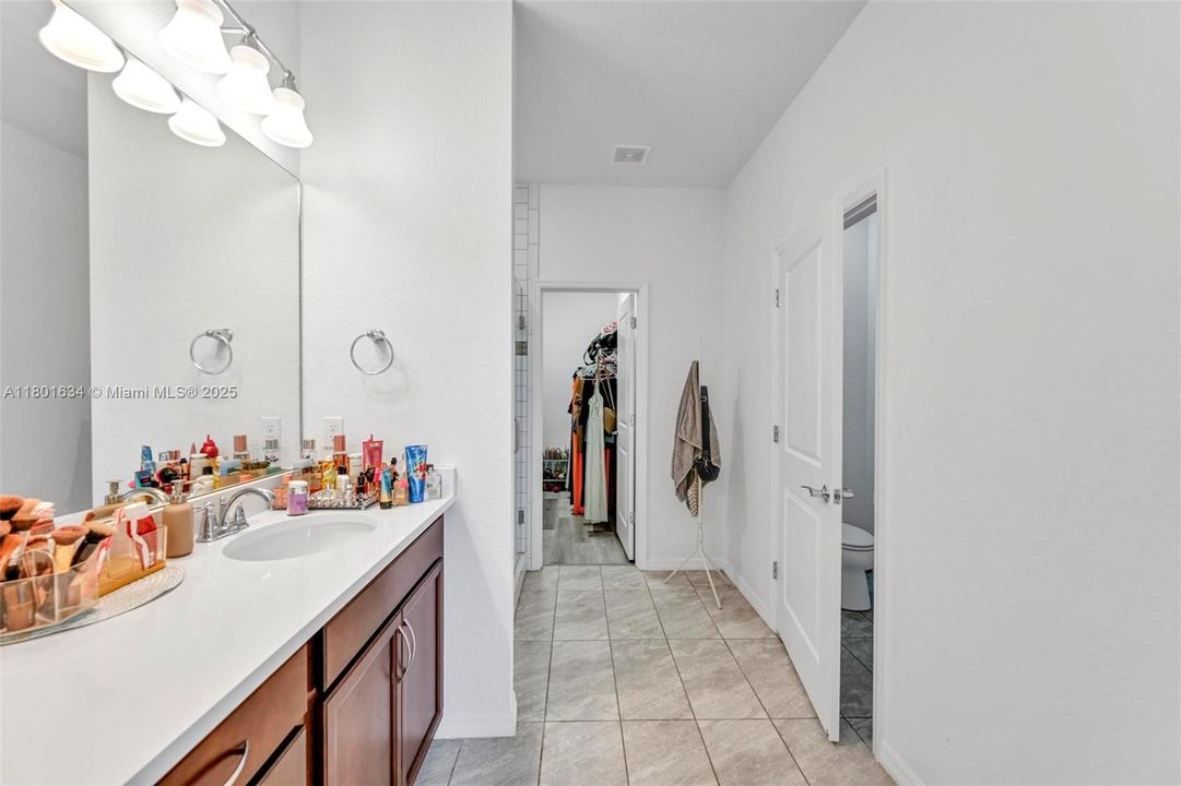 待售: $760,000 (3 贝兹, 2 浴室, 2185 平方英尺)