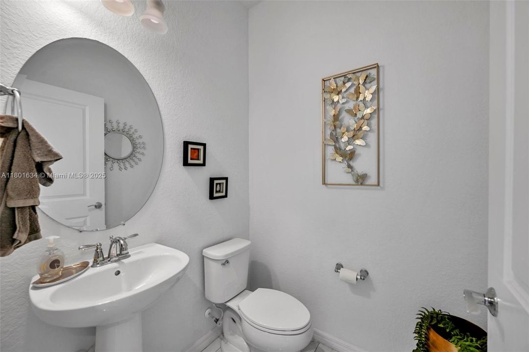 待售: $760,000 (3 贝兹, 2 浴室, 2185 平方英尺)